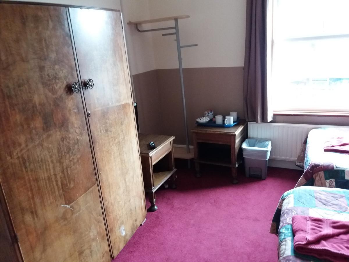 Bed and Breakfast The Crouch Oak Addlestone Exteriér fotografie